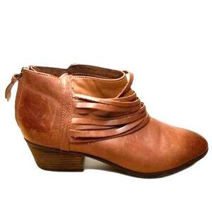 Clarks Womens 8.5 M Artisan Spye Celeste Ankle Booties Brown Almond Toe Back Zip